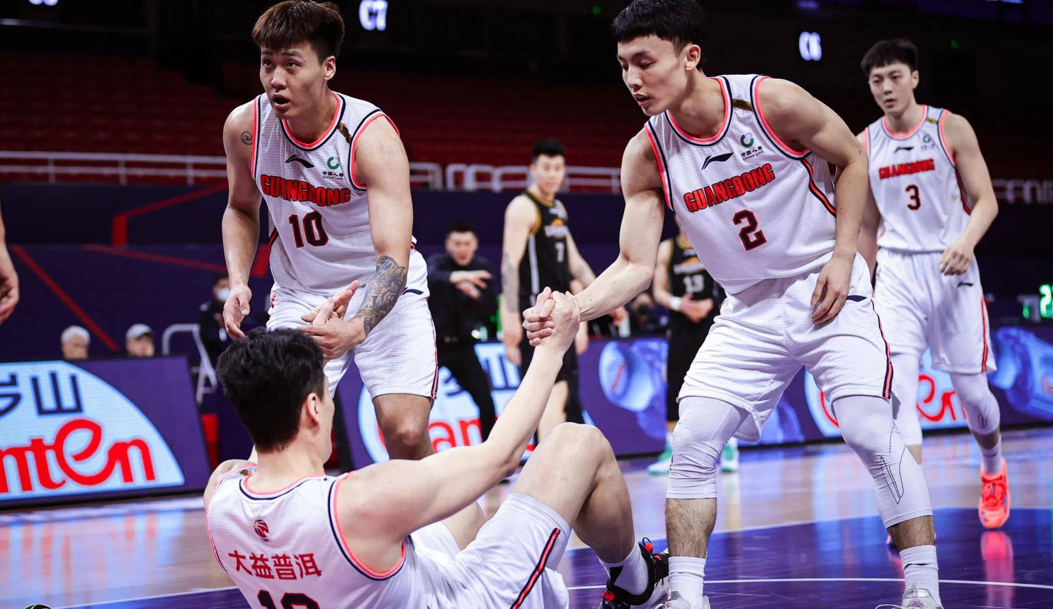 关于八一男篮客场胜广东，迎来重要胜利的信息