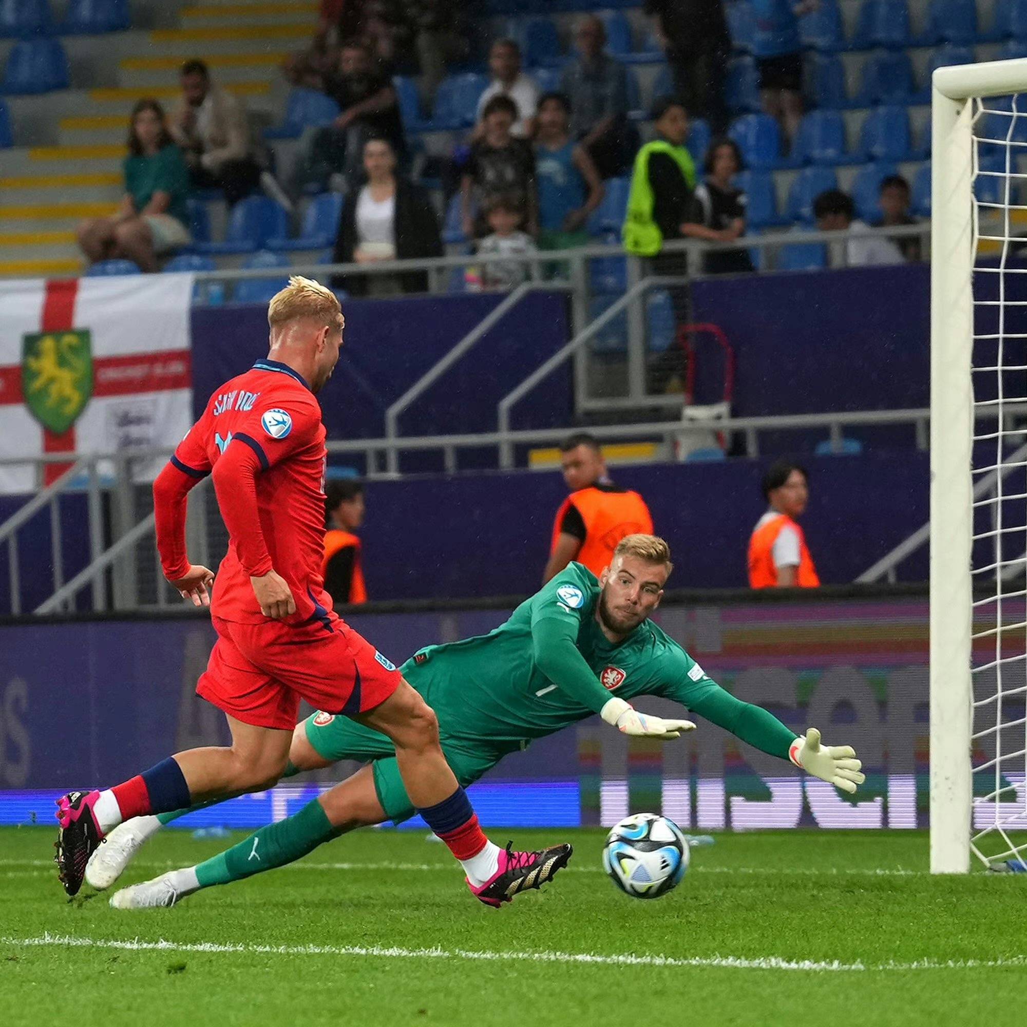 开云体育官网-包含拜仁慕尼黑重夺胜利，实力再度得到验证的词条