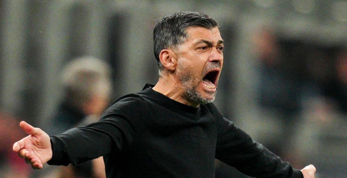 包含拉齐奥连扳两轮，争夺欧冠资格激烈的词条