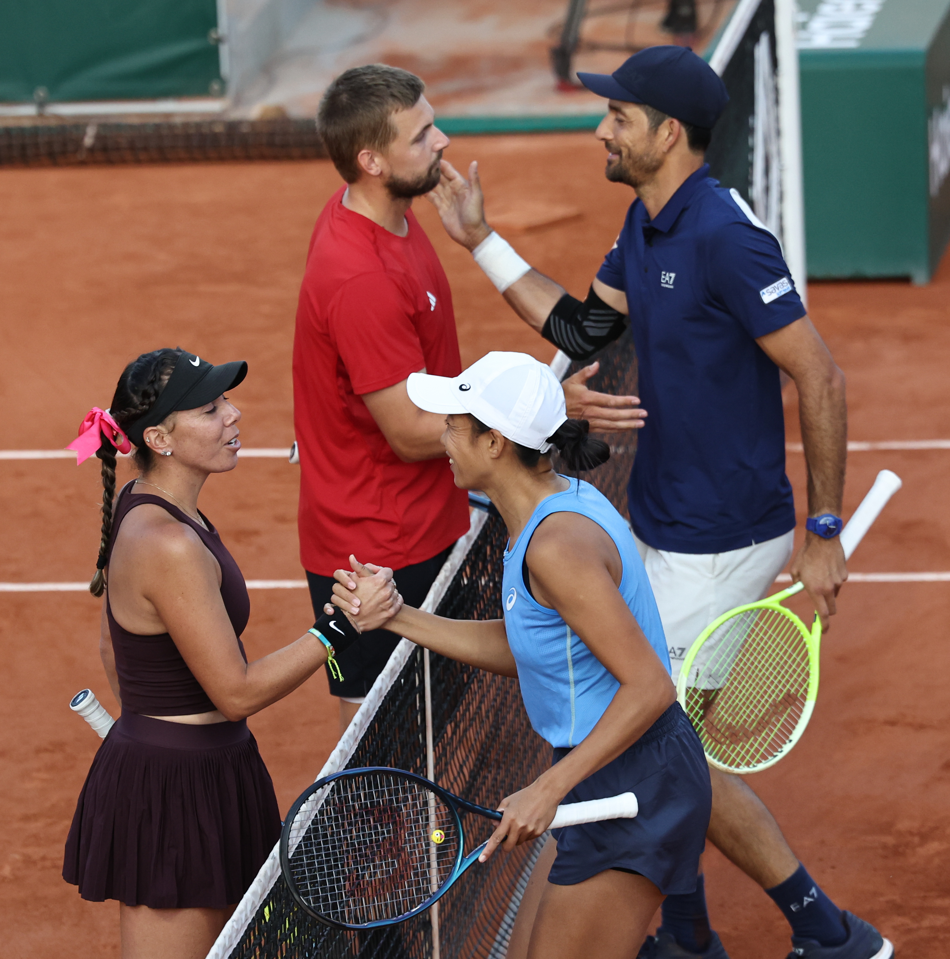 开云体育官网-网球决赛选手对决：技高一筹纷争不止的简单介绍