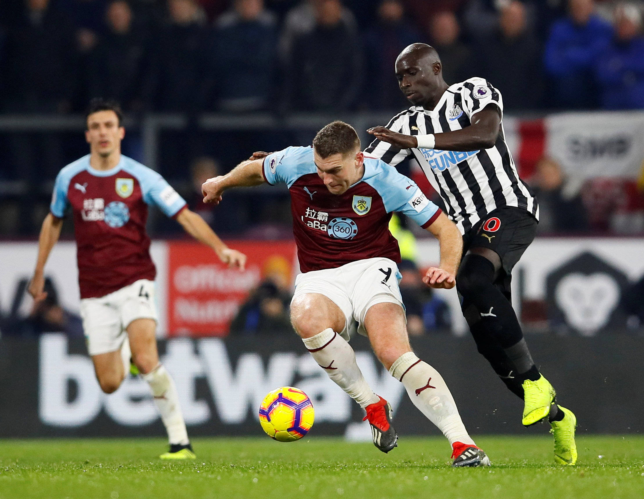 开云sport-勒沃库森客场-完胜斯图加特，收获宝贵三分的简单介绍