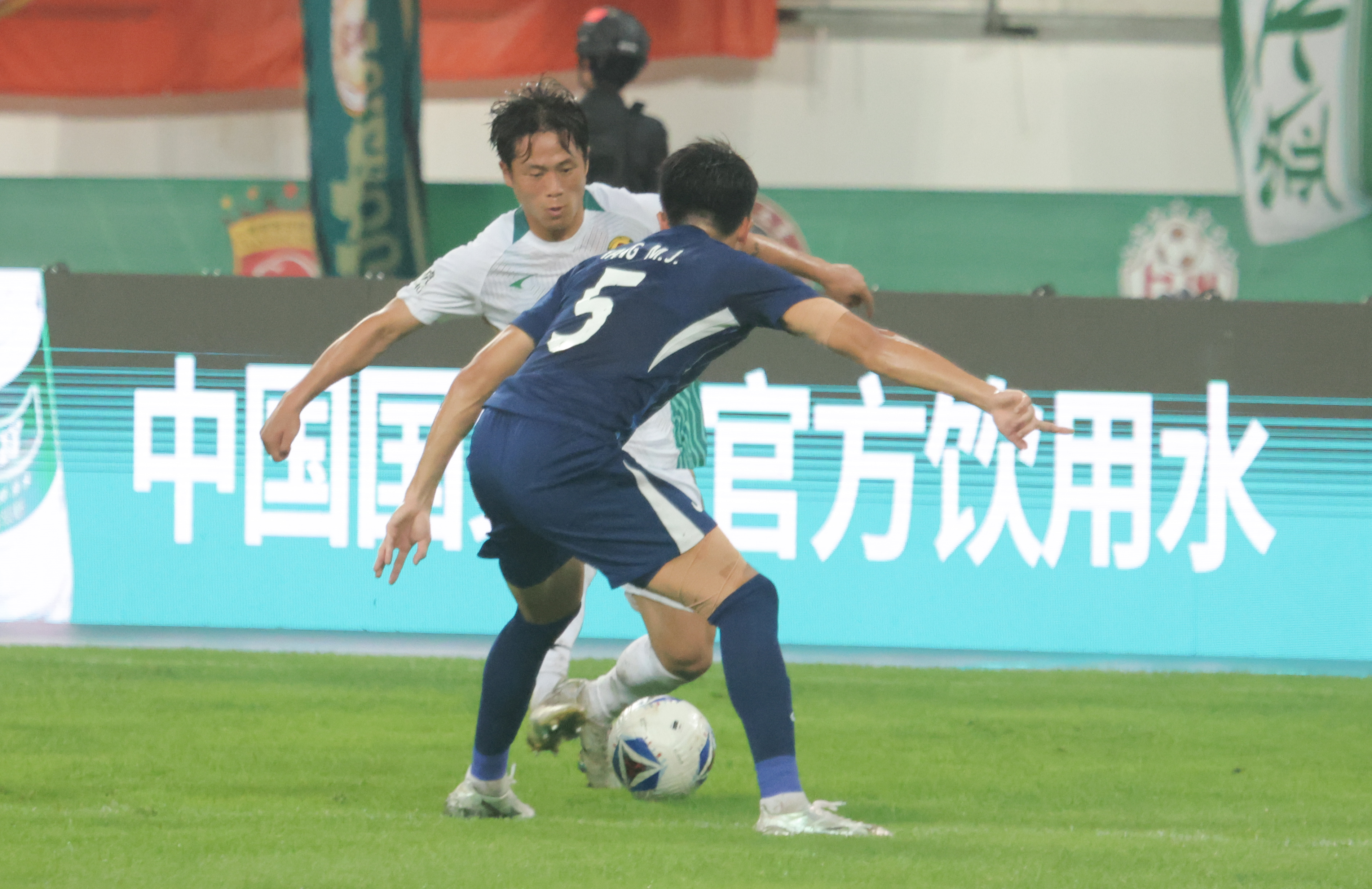 开云体育中国-贵州队艰苦拼搏,未能取得比赛胜利