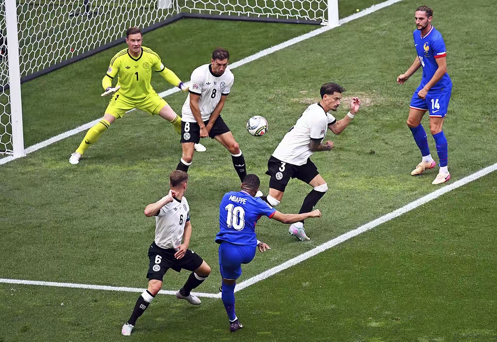 欧国联比赛热血激战，场面一片火爆