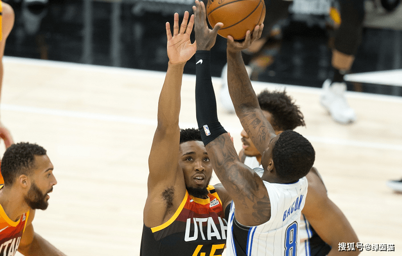 开云体育入口-爵士主场告捷,胜率攀升列西部前四