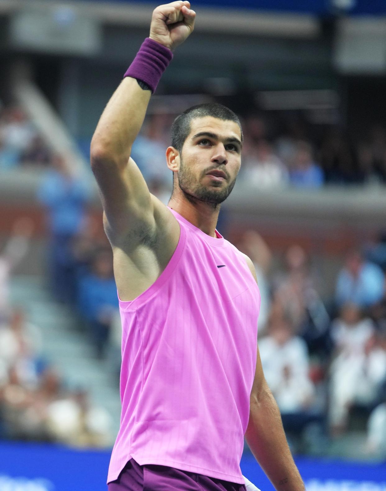 年终总决赛力克联合杯，阿尔卡拉斯点燃赛场