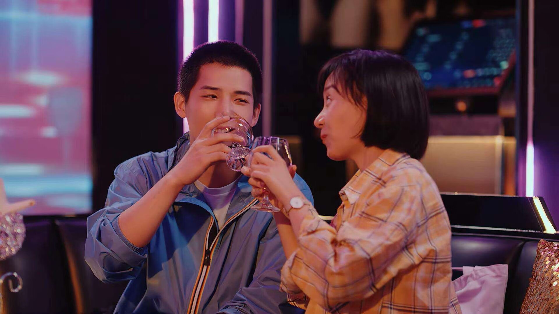 开云体育APP下载-绿茵场上的东决,智利铁血绞杀冰岛,一场南美烈焰与北欧寒冰的终极对话