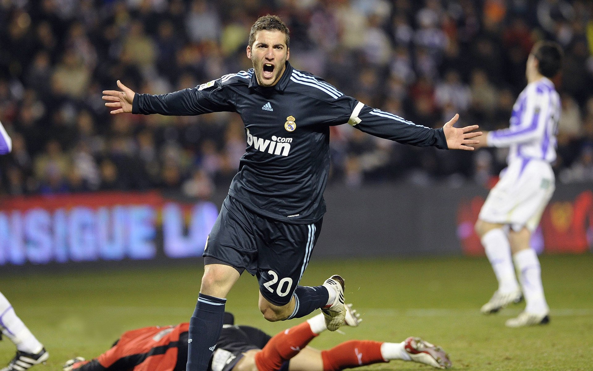 开云-迷雾中的节拍器,欧冠夜,若日尼奥的静默猎杀