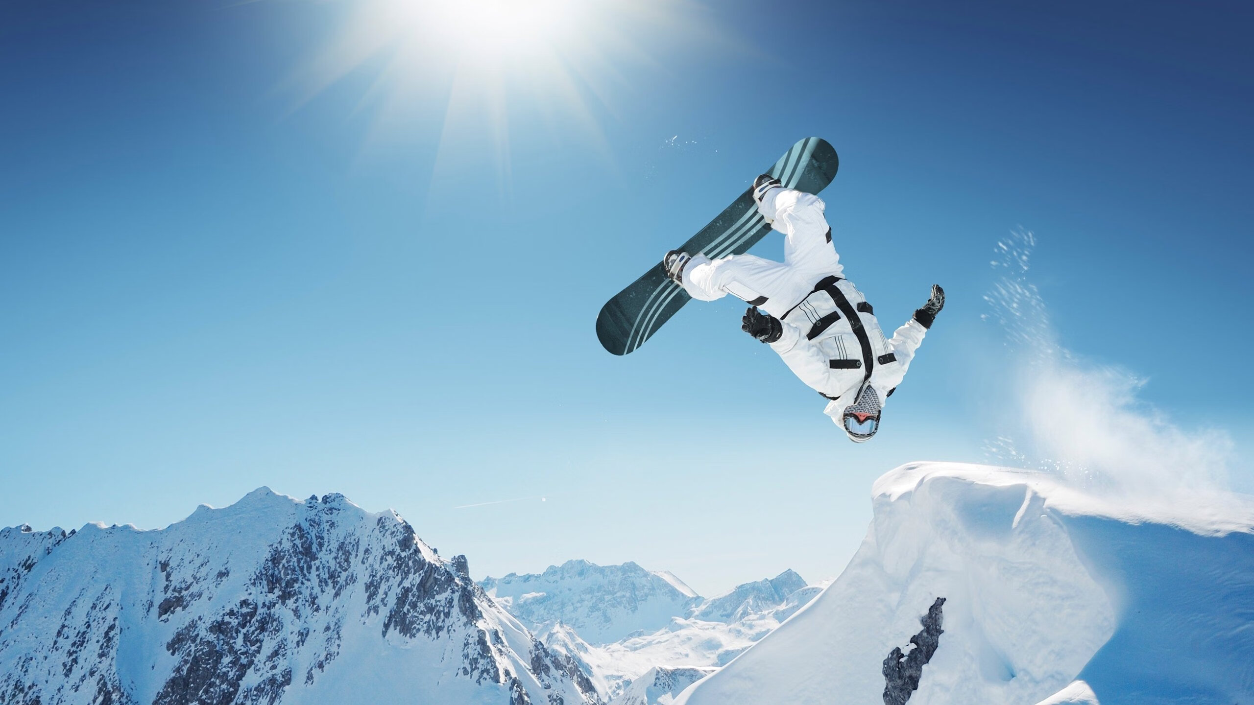 开云官网-三分雨袭诺坎普,当克莱·汤普森跨界定格国家德比之夜