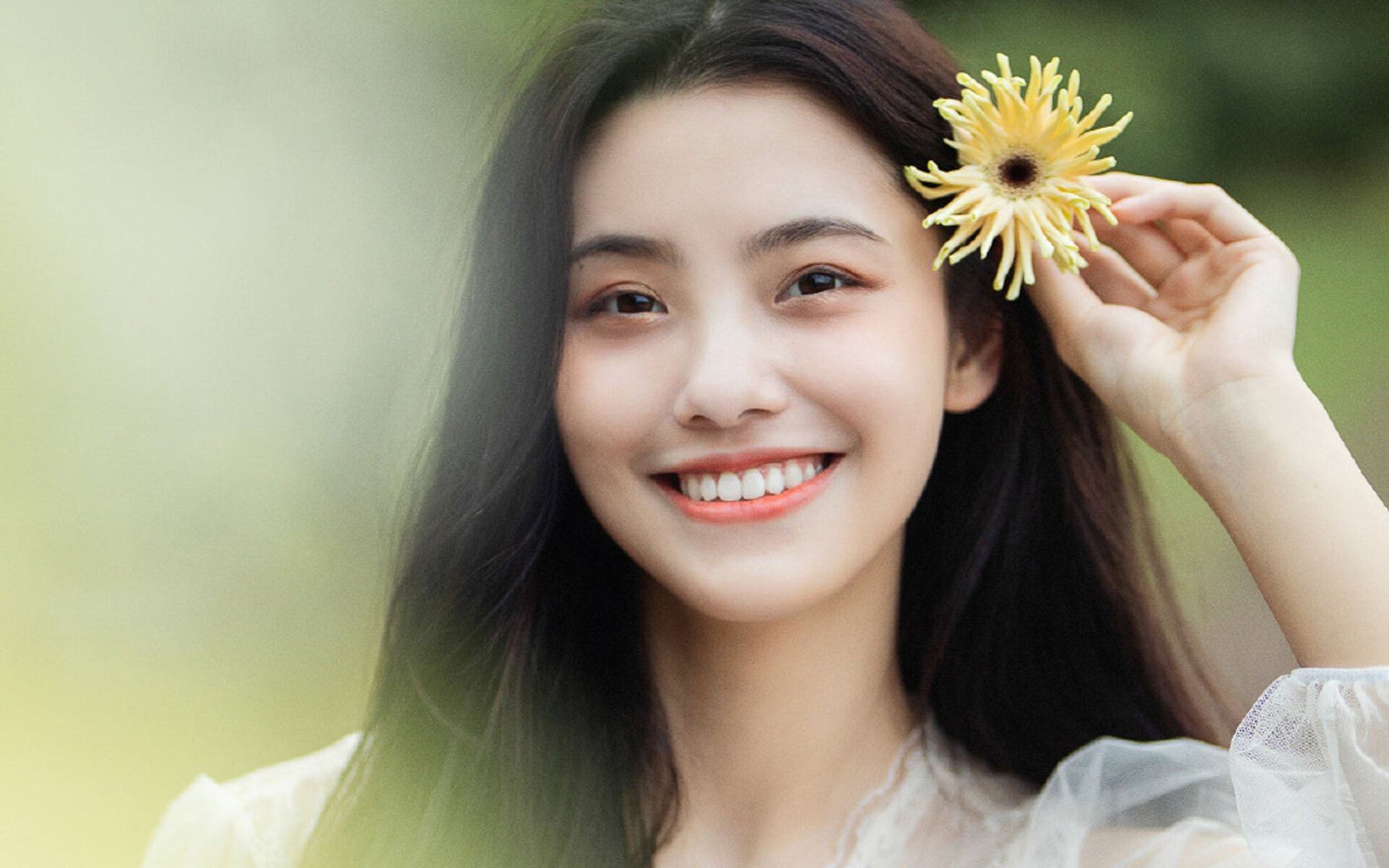 板凳席上的答案，格纳布里两射一传，拜仁攻克药厂重掌争冠主动