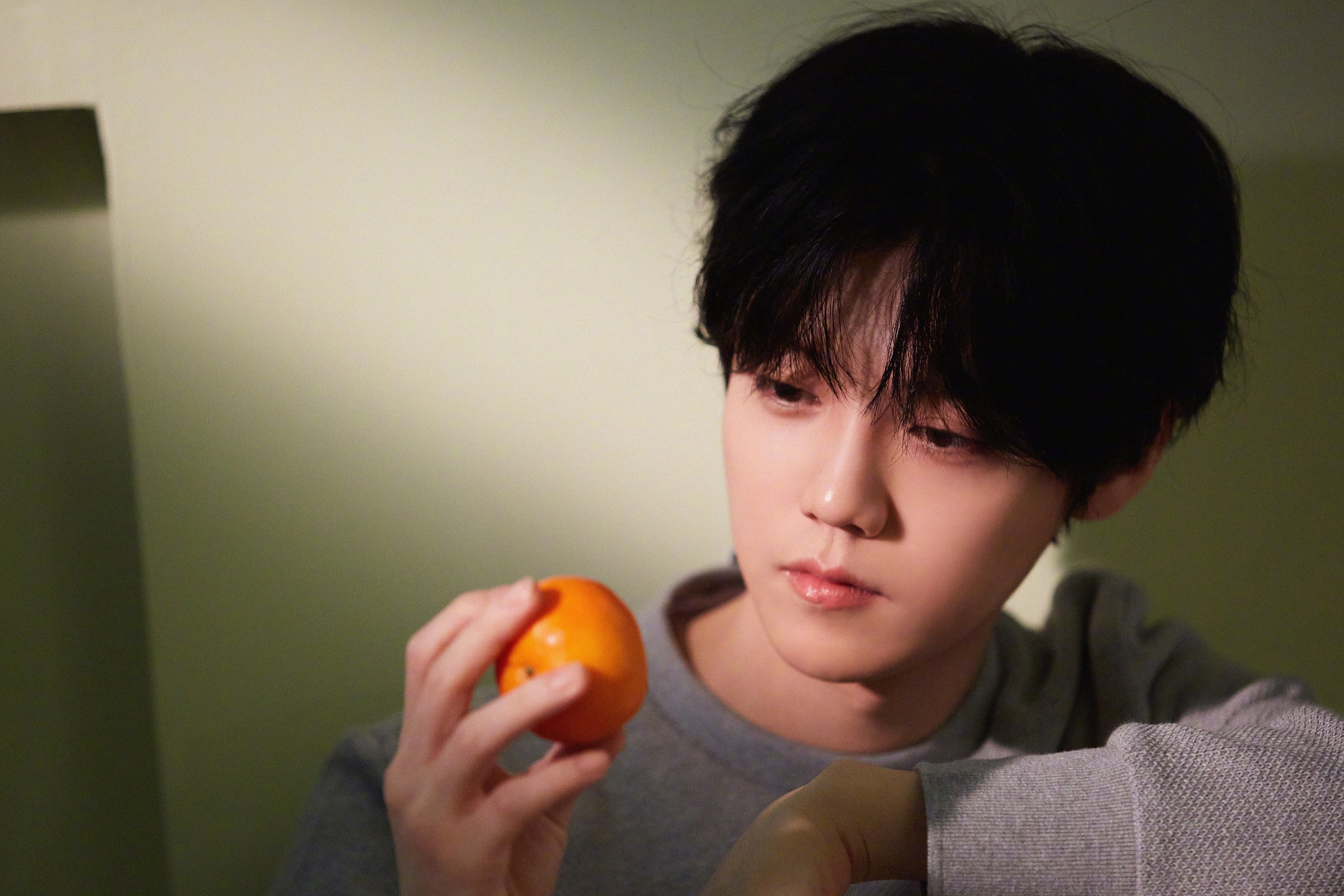 开云体育官网-哈登，在钢铁与肌肉的森林中，他挥起指挥棒