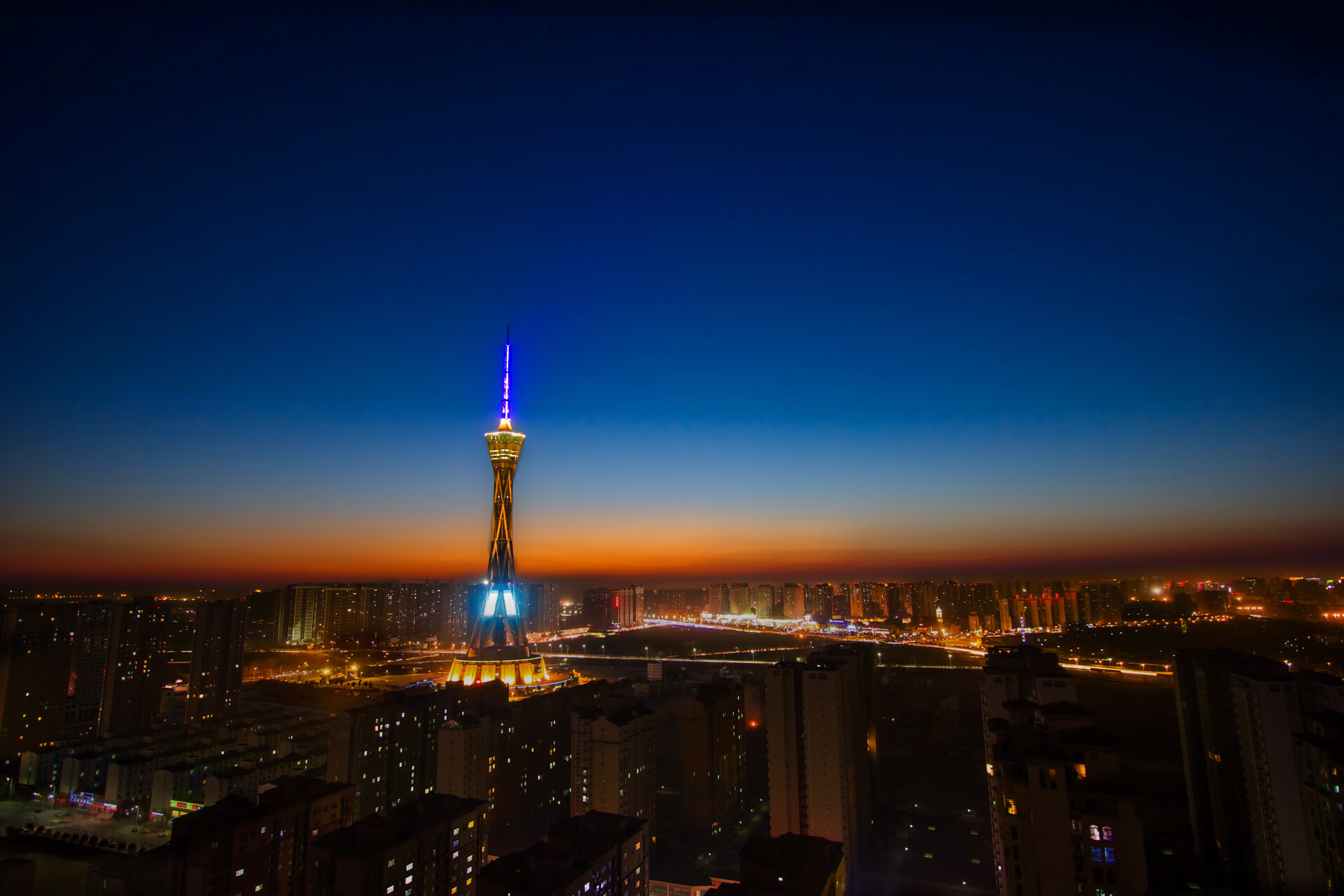 隔空对决，班凯罗羽翼下的统治力，奏响鹈鹕新乐章