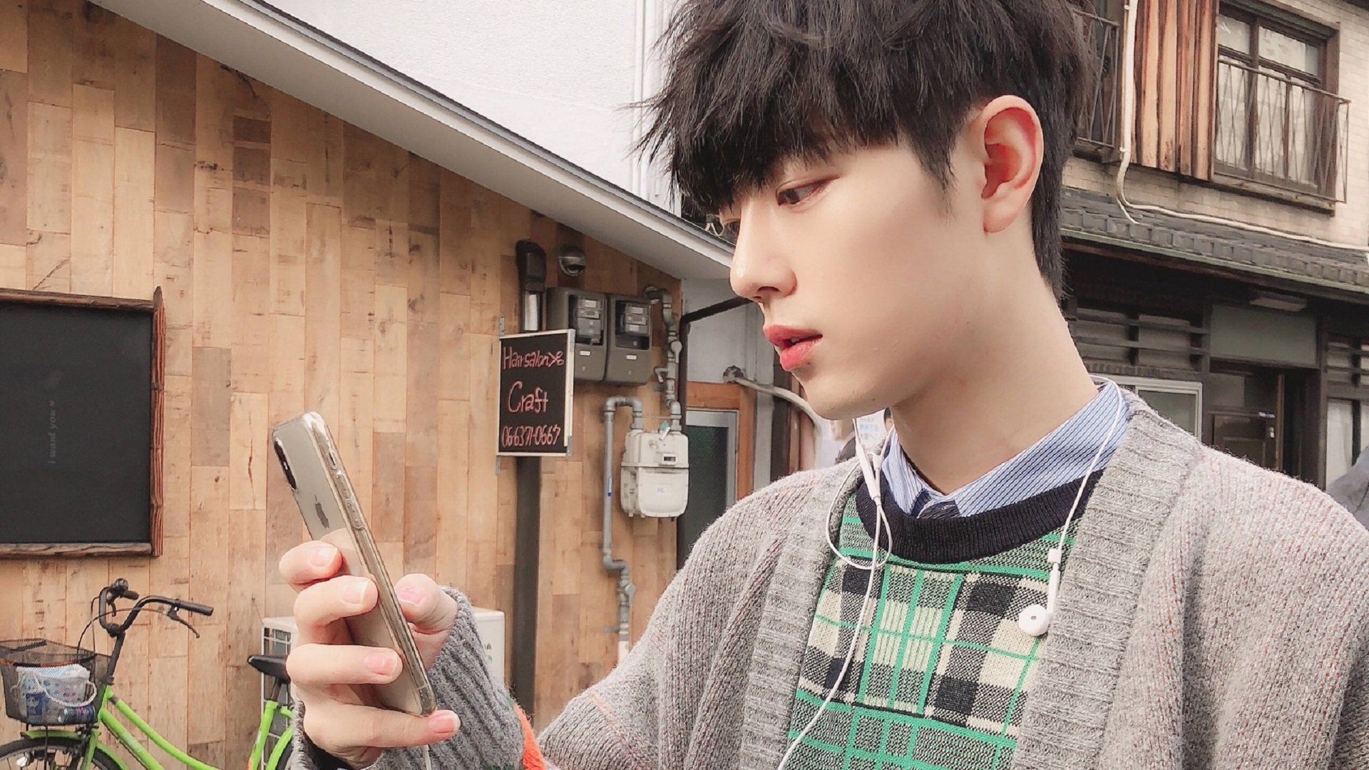 开云体育在线-王者降临，班凯罗30分三双击垮活塞，老鹰距冠军拼图仅一步之遥