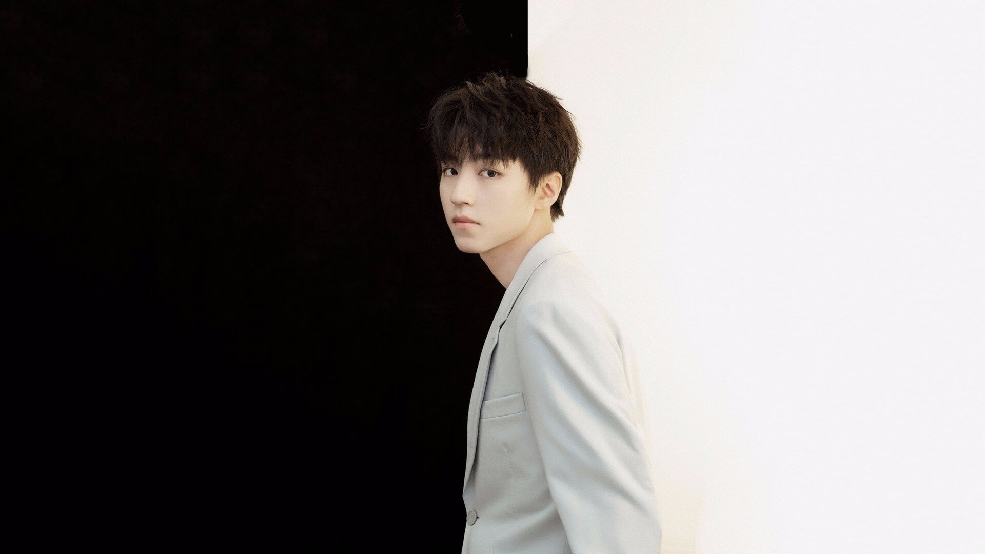 冰川吞没焰火，冰岛黑马如何在抢七之夜将巴黎钉上耻辱柱